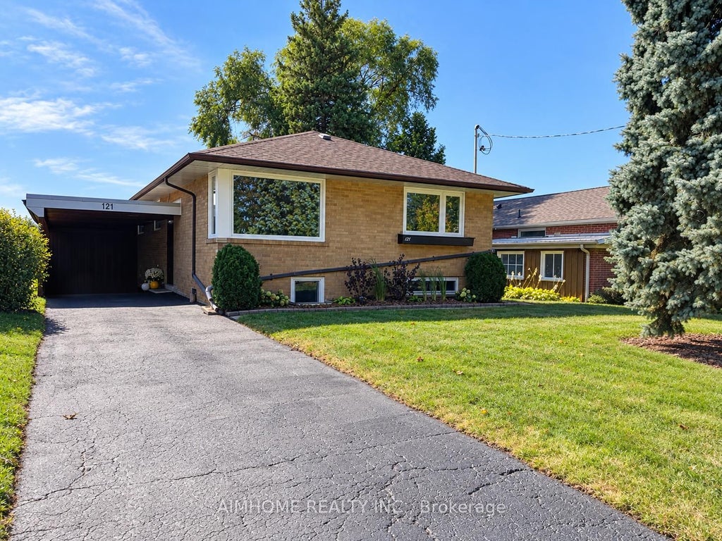 Photo of 121 Wyndcliff Crescent, Toronto, ON M4A 2J9 (MLS # C13837826)