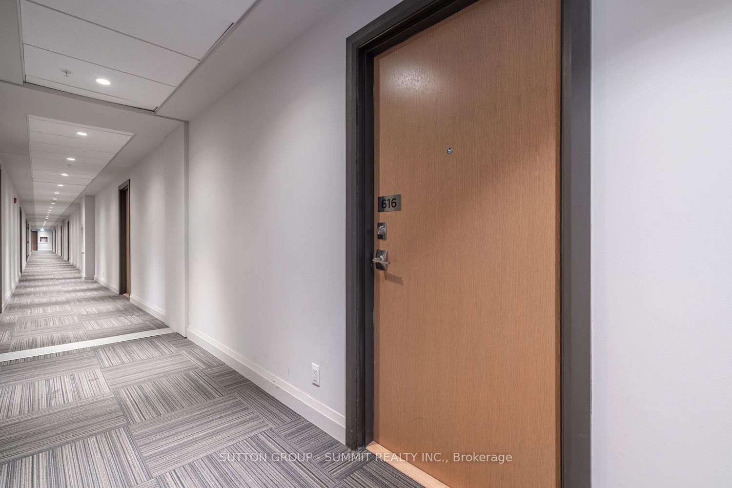 1105 LEGER Way 616