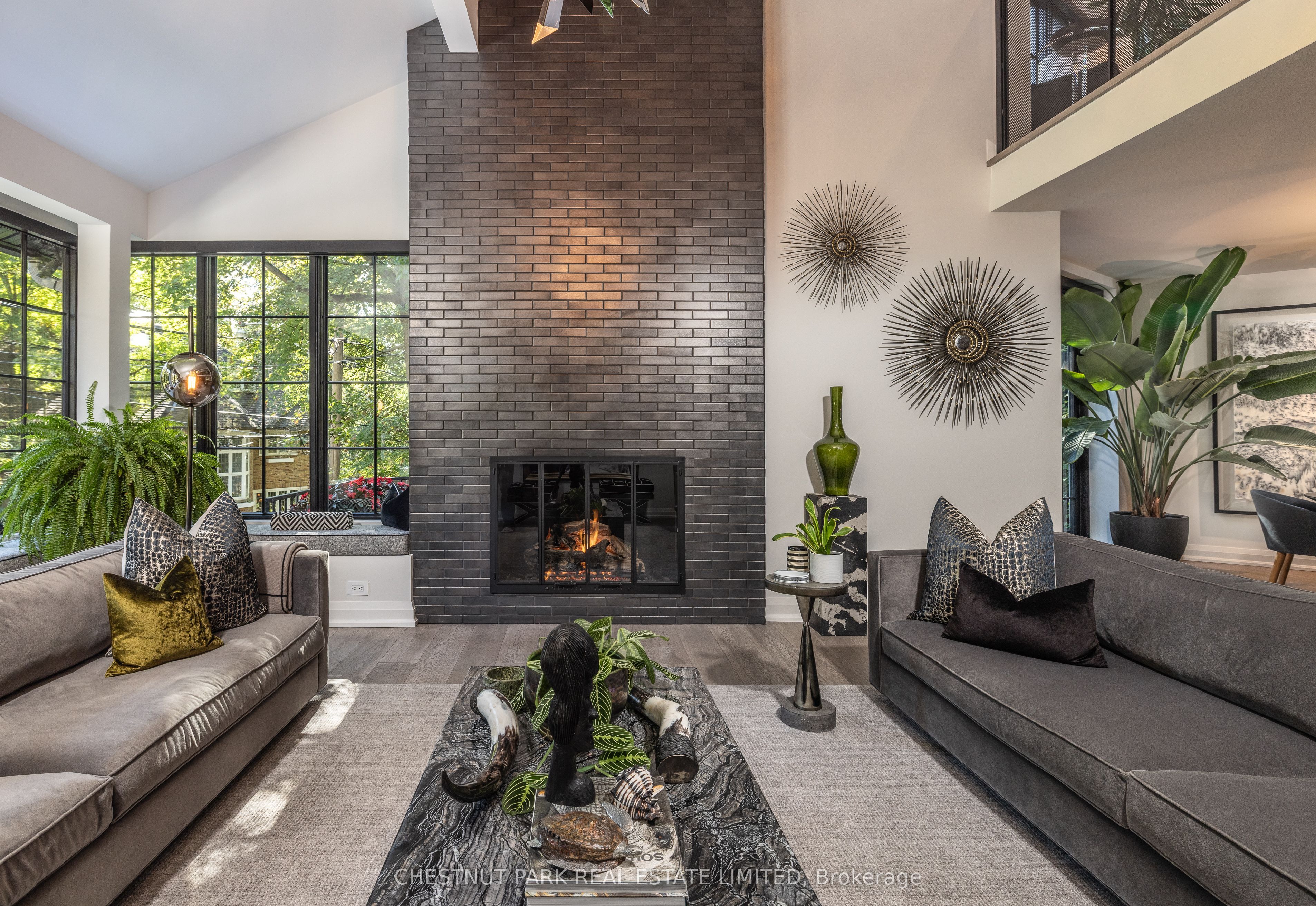 94 Roxborough Drive