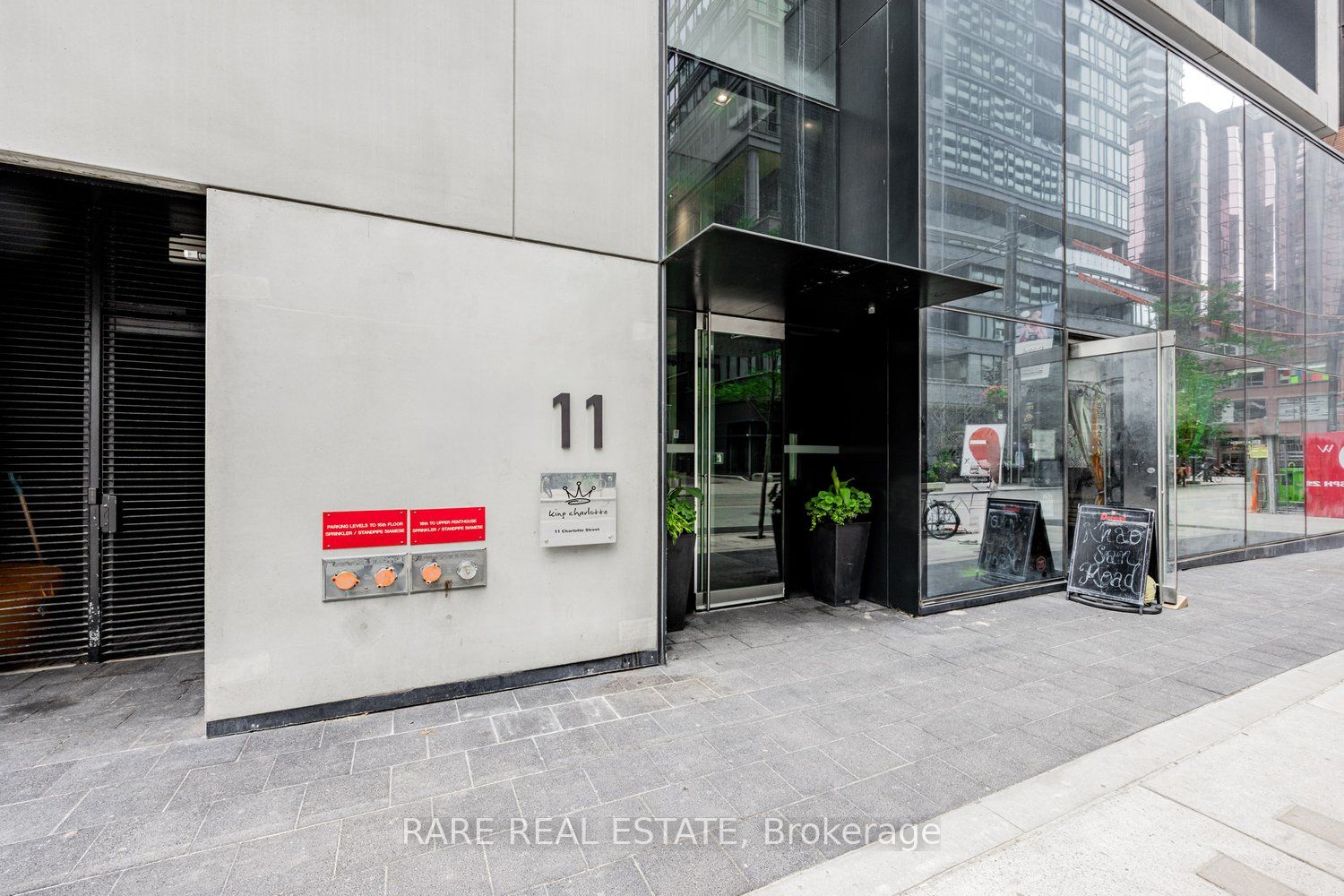 11 Charlotte Street 2404