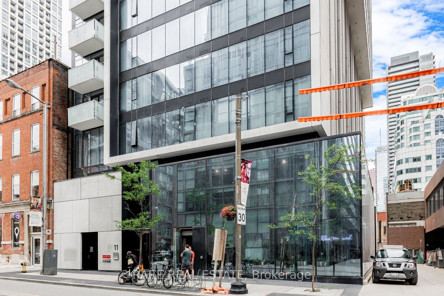 11 Charlotte Street 2404