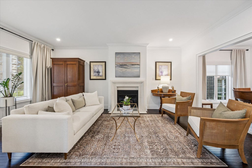 Photo of 25 MANOR PARK Crescent #11, Guelph, ON N1G 1A2 (MLS # X14026032)