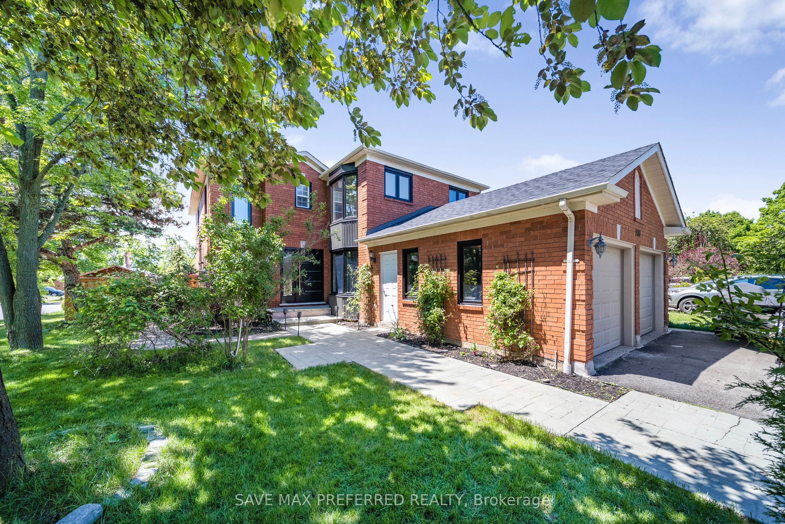 2537 Ambercroft Trail