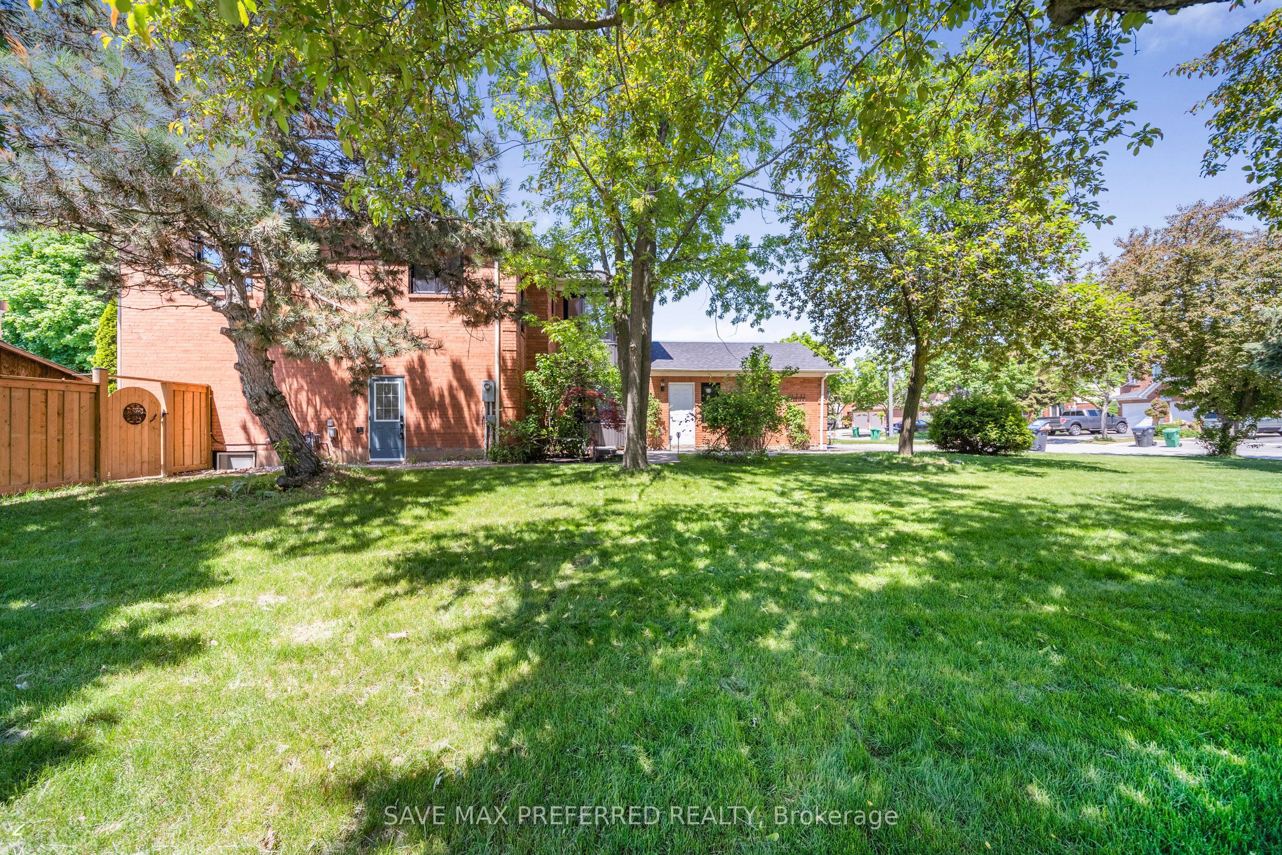 2537 Ambercroft Trail