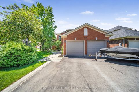 2537 Ambercroft Trail Mississauga ON L5M 4K5