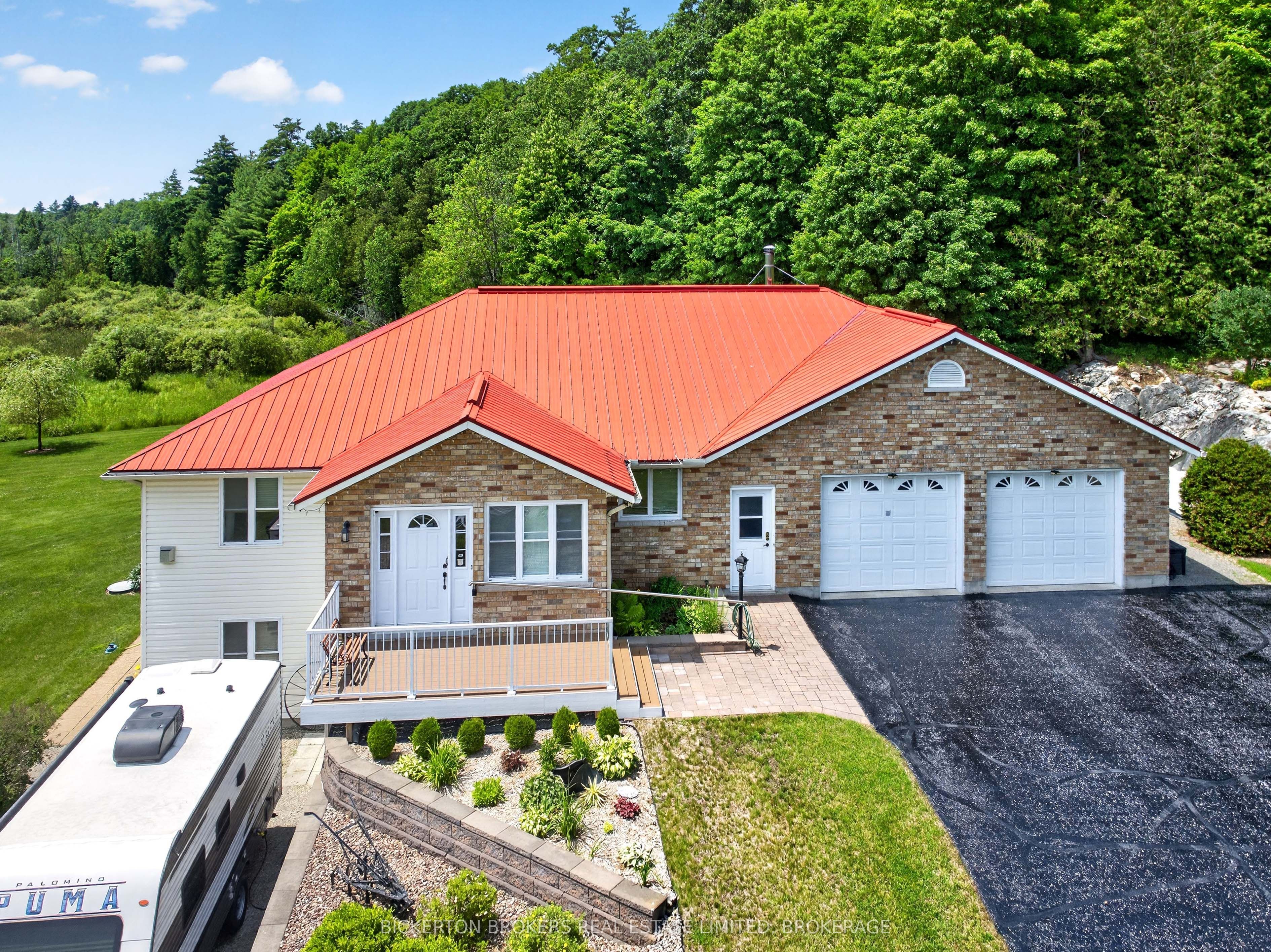 Photo 1 of 50 — 224 Big Hill Road, Leeds and the Thousand Islands, ON K0H 2N0