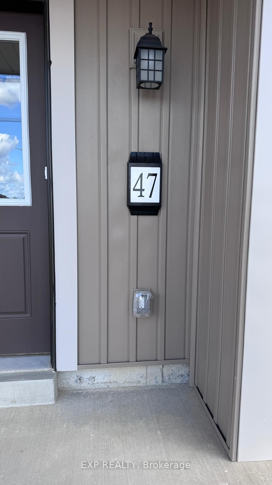 47 Stanley Ave Crescent