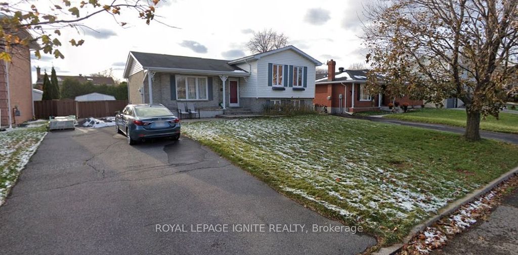Photo of 810 Chelsea Crescent, Cornwall, ON K6H 6Y4 (MLS # X12816282)