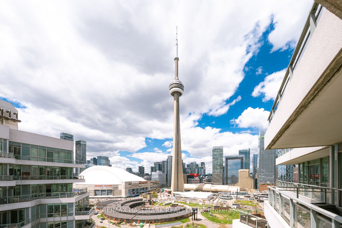 228 Queens Quay W 2707