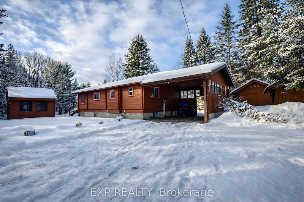Photo of 27 Groeger Road, Huntsville, ON P1H 2J4 (MLS # X12648164)
