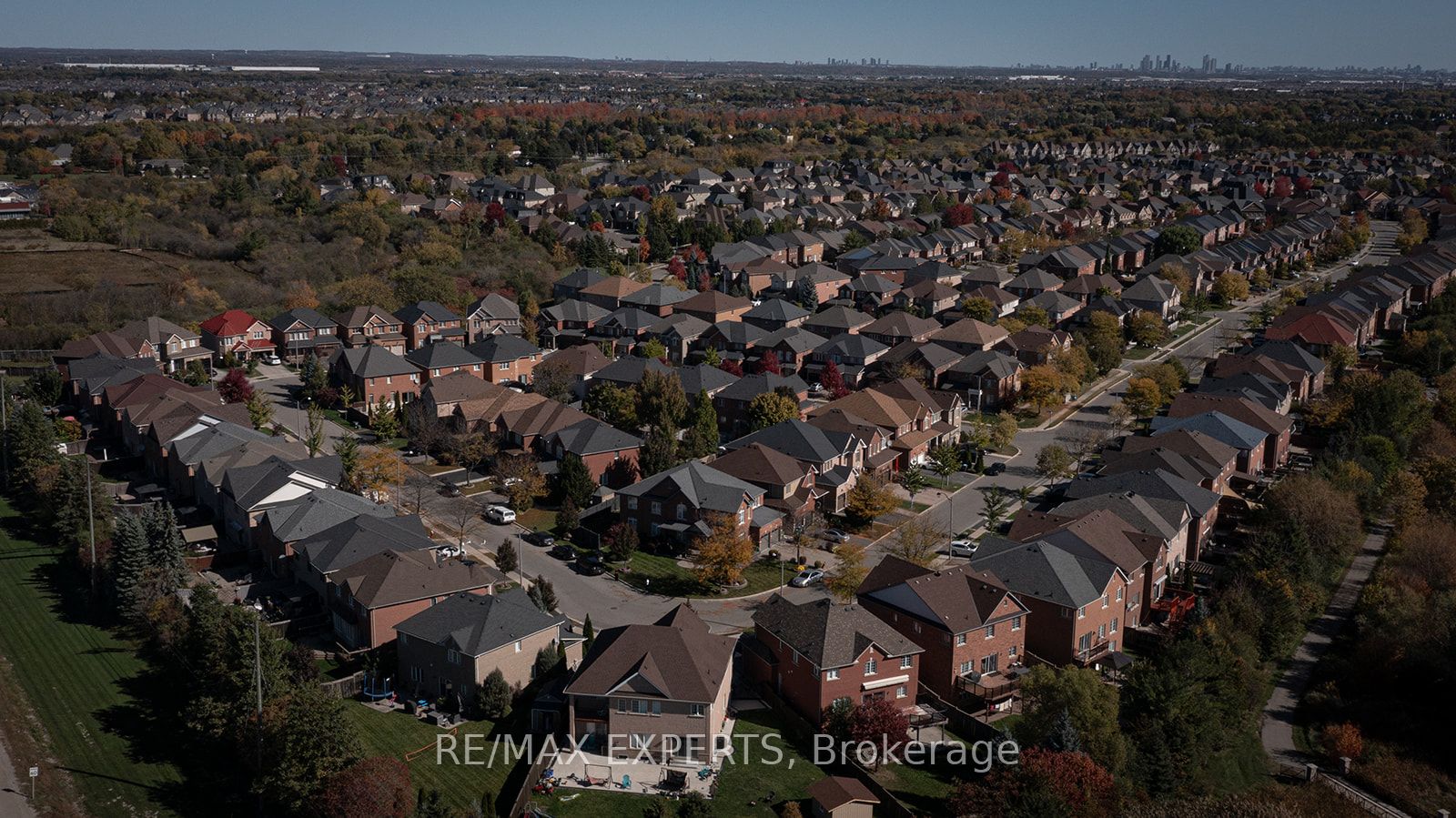 34 Laurentide Crescent