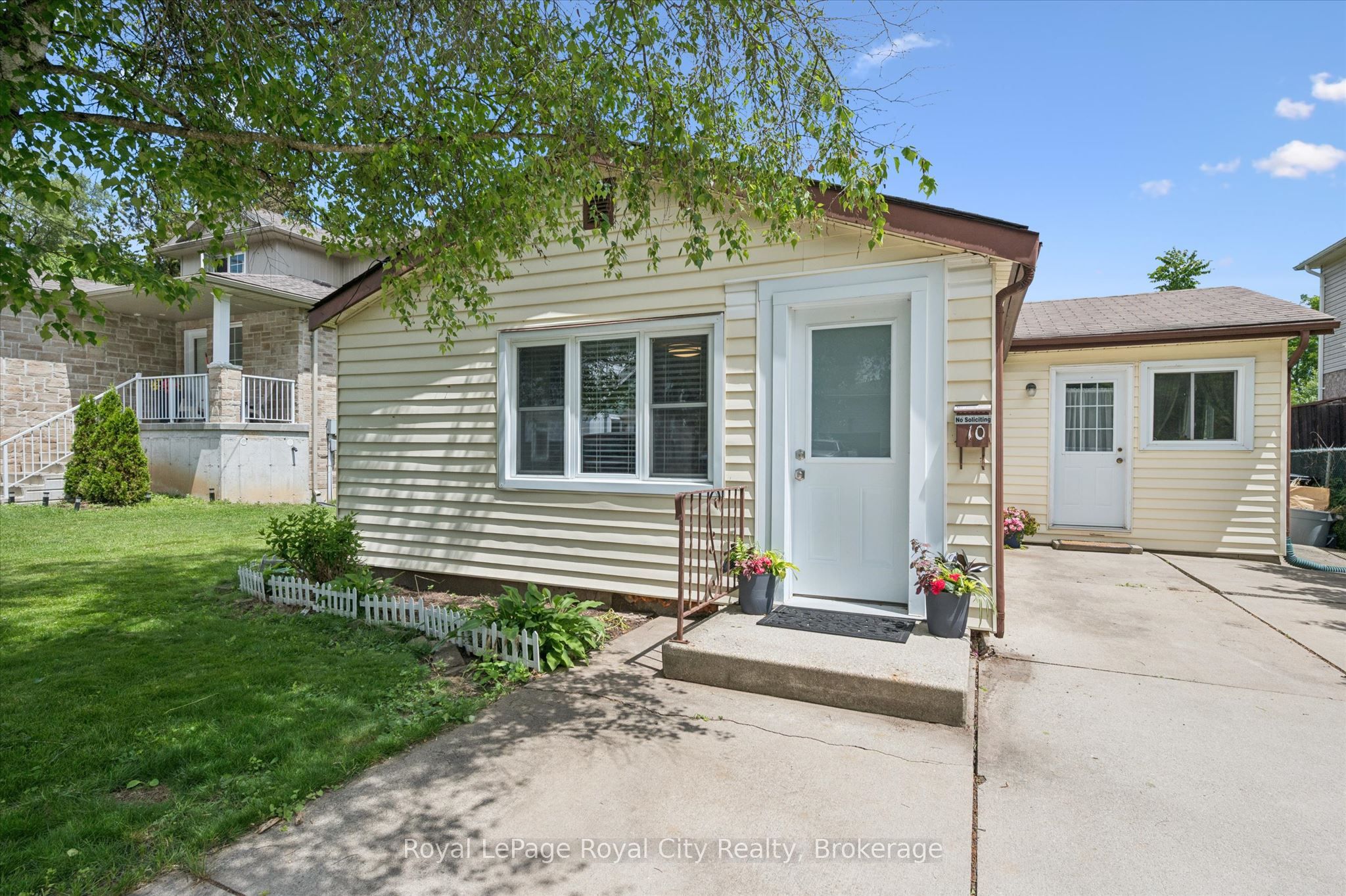 10 Macville Avenue