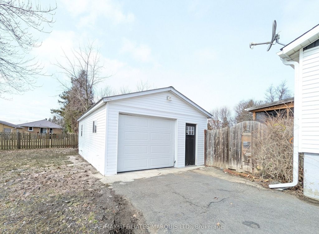 Photo of 3300 Poirier Avenue, Cornwall, ON K6K 1E1 (MLS # X13038668)