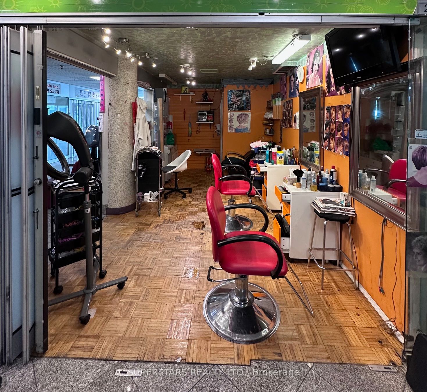 222 Spadina Avenue 245