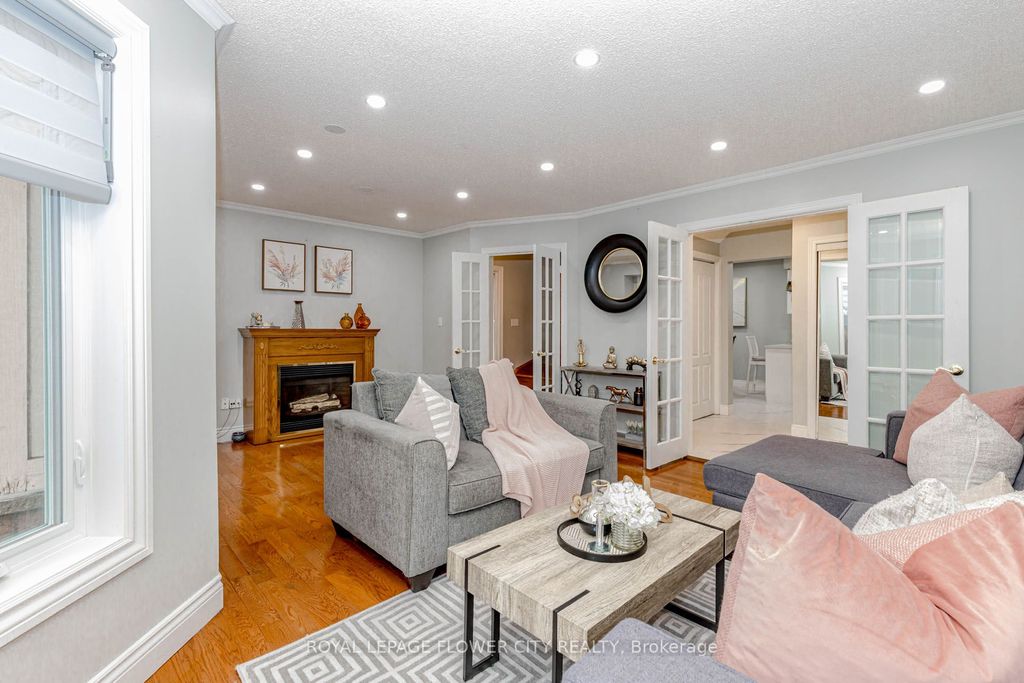 Photo of 194 Pressed Brick Drive, Brampton, ON L6V 4K7 (MLS # W12959536)