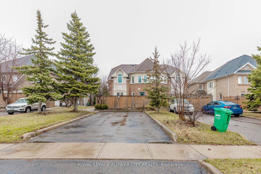 Photo of 194 Pressed Brick Drive, Brampton, ON L6V 4K7 (MLS # W12959536)