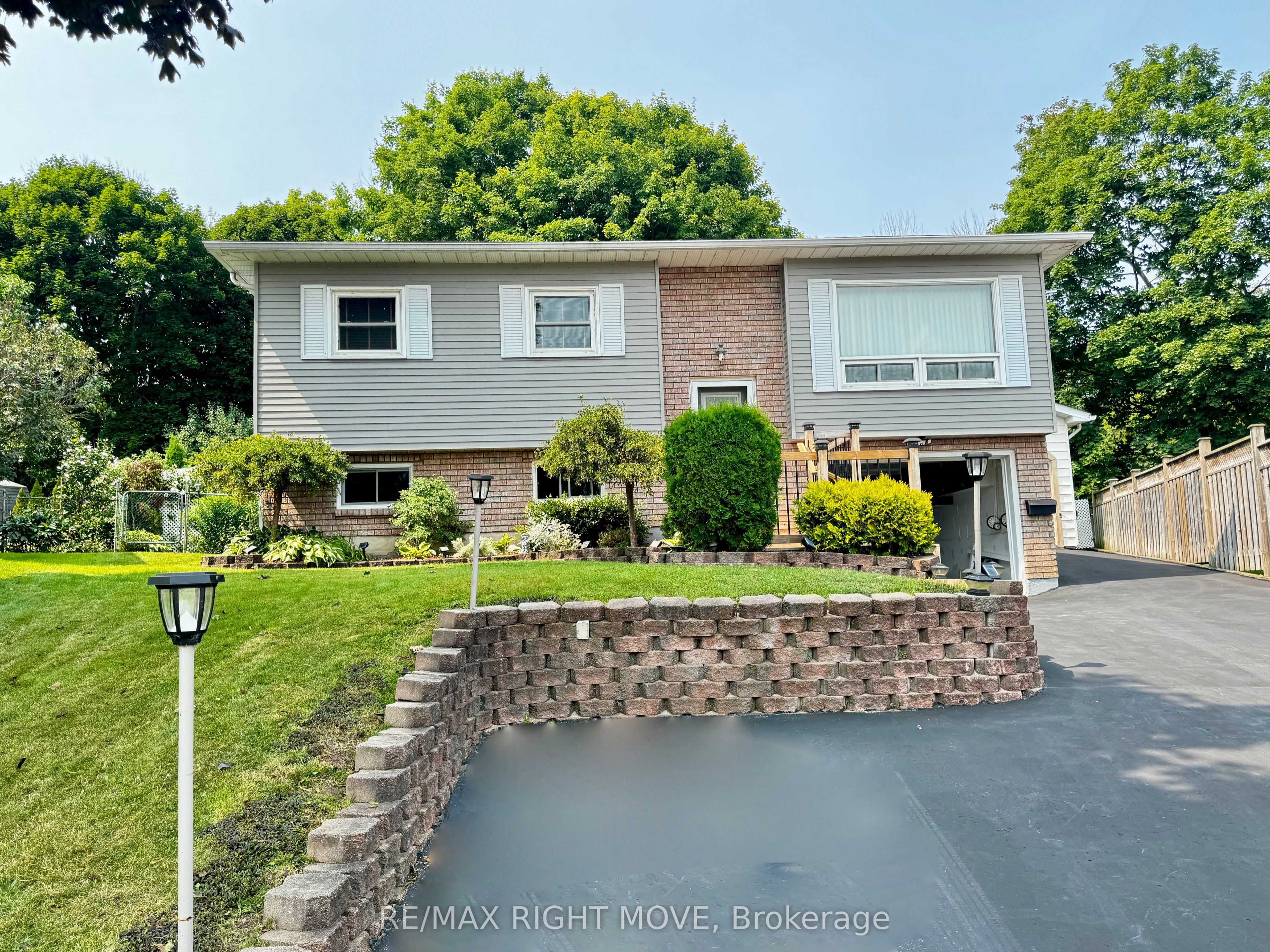 8 Gaudaur Court