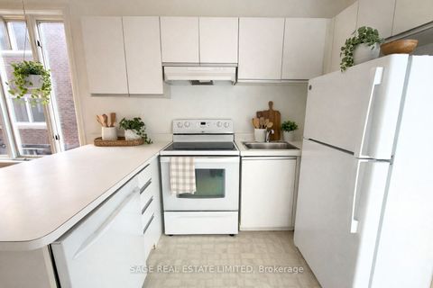 296 Runnymede Road 2 Toronto ON M6S 2Y6