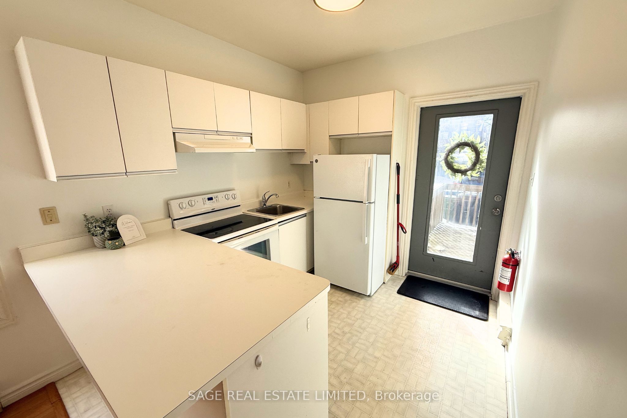 296 Runnymede Road 2