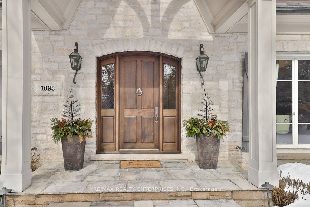 1093 Algonquin Drive