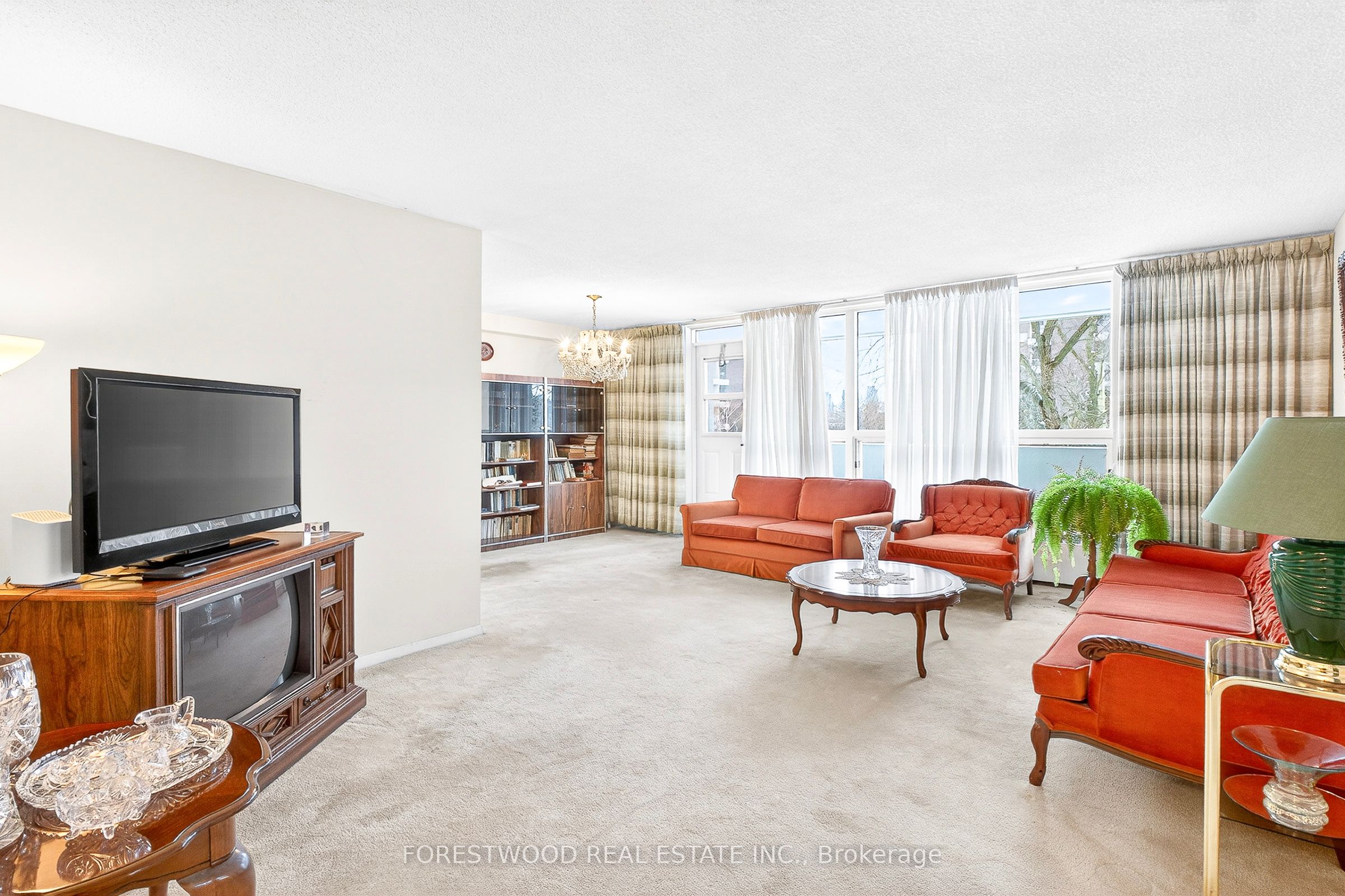 65 Southport Street 402