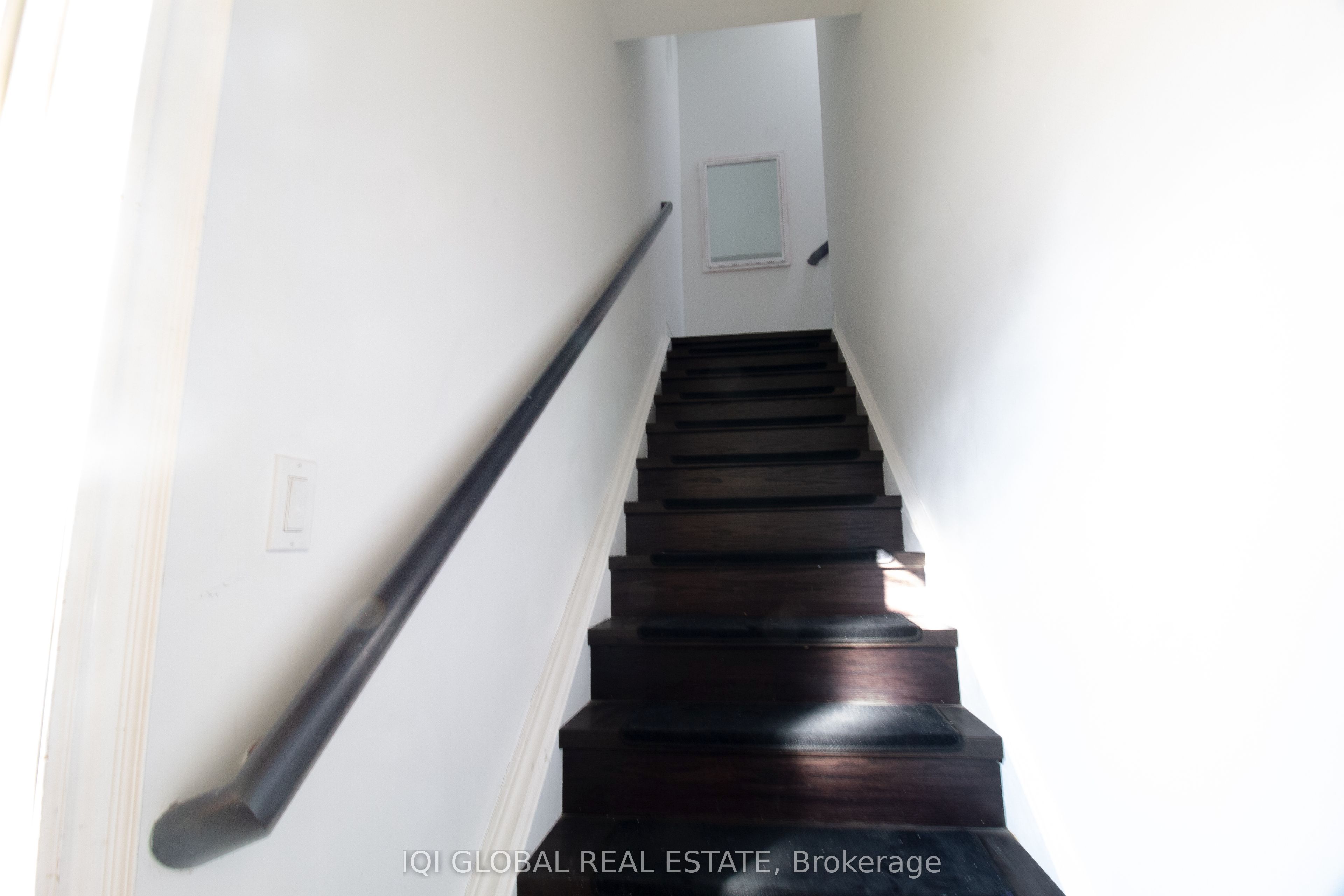 2352 Middlefield Road 05