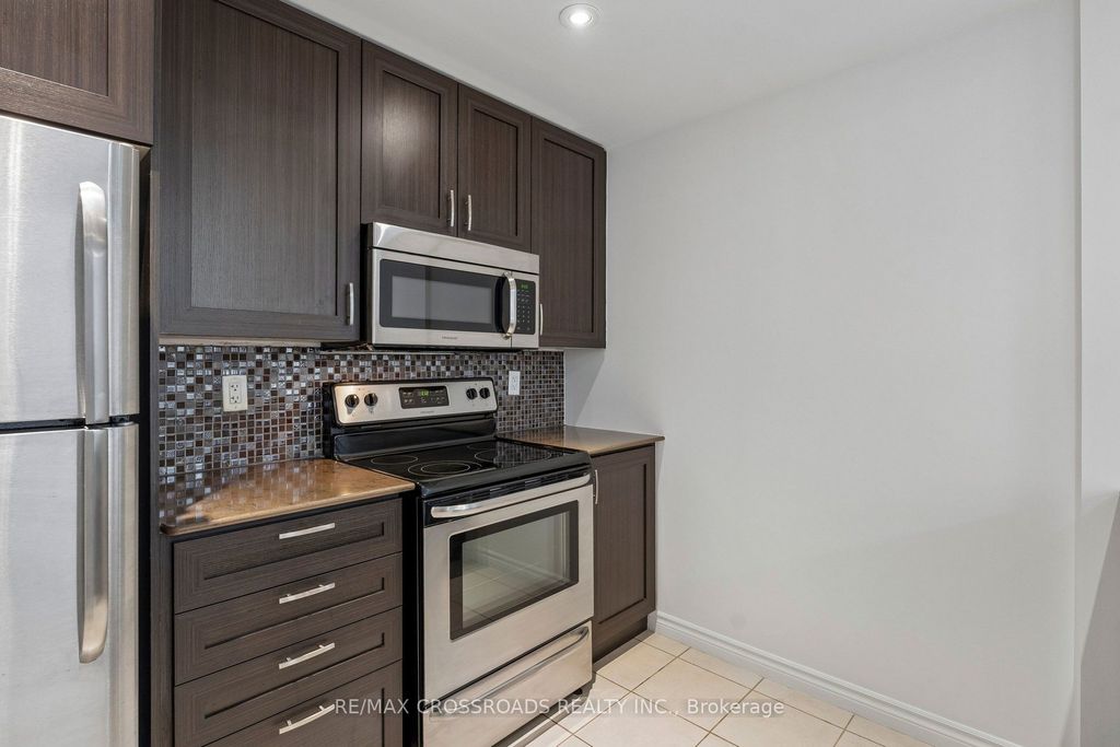 Photo of 427 Aberdeen Avenue #201, Hamilton, ON L8P 2S4 (MLS # X13081916)