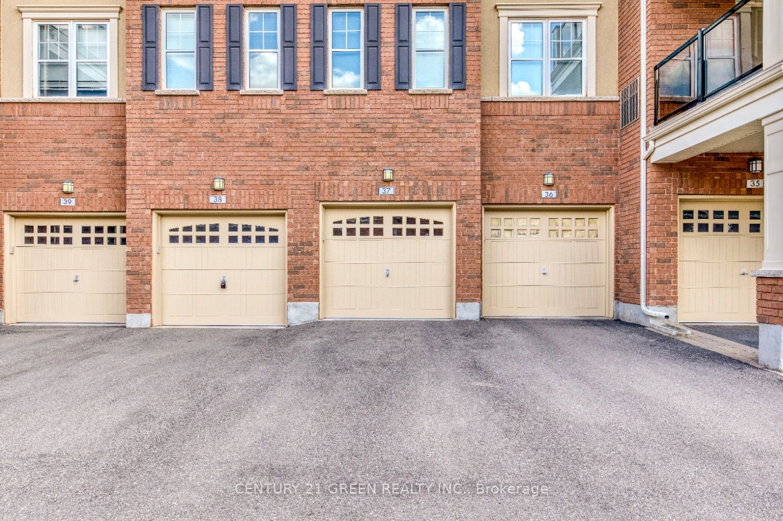 263 Georgian Drive 202