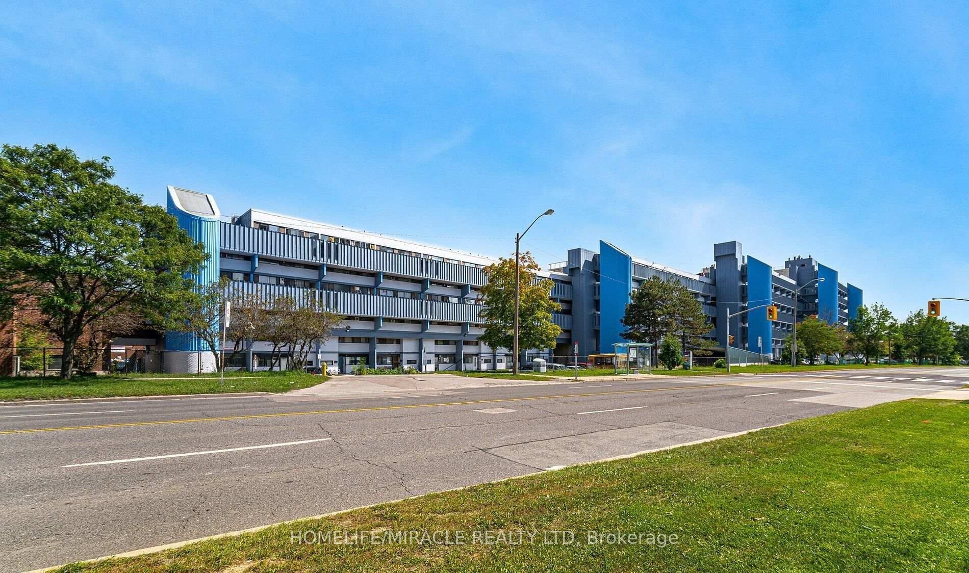 Photo 1 of 13 — 4673 Jane Street 517, Toronto, ON M3N 2L1