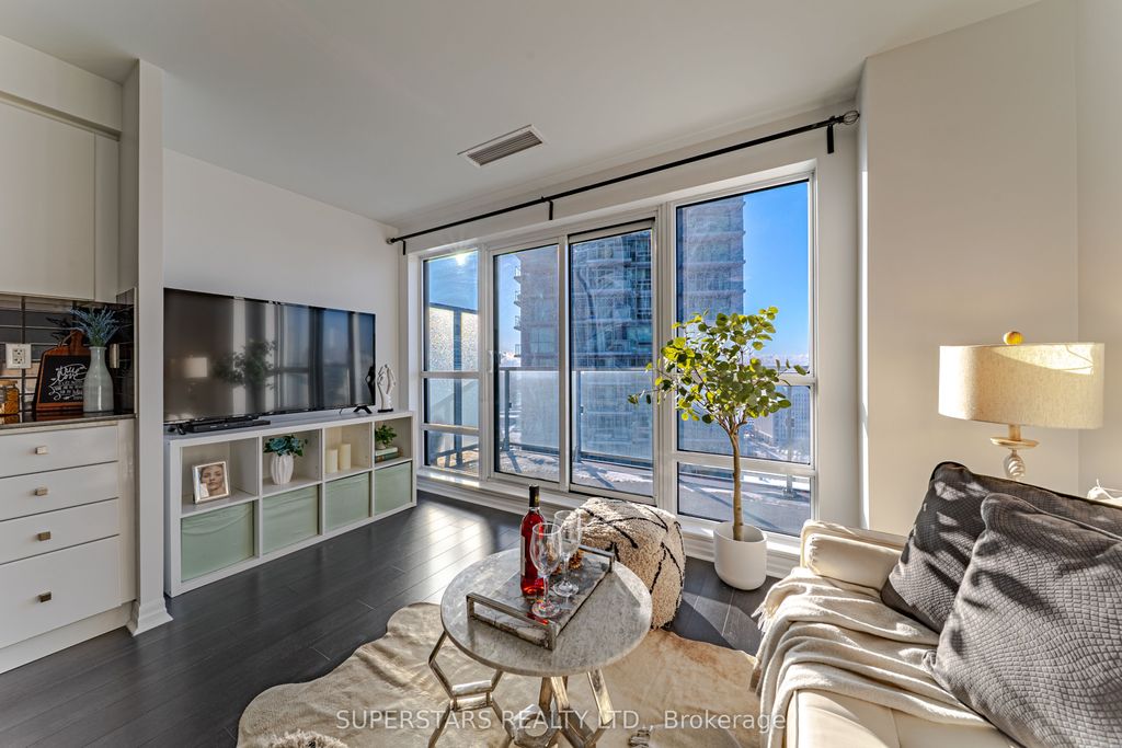 Photo of 2015 Sheppard Avenue E #2211, Toronto, ON M2J 0B3 (MLS # C12814142)