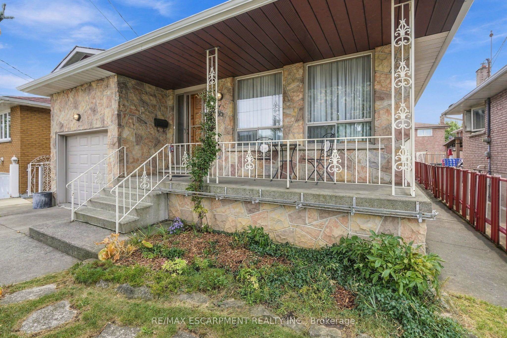 36 Algonquin Court