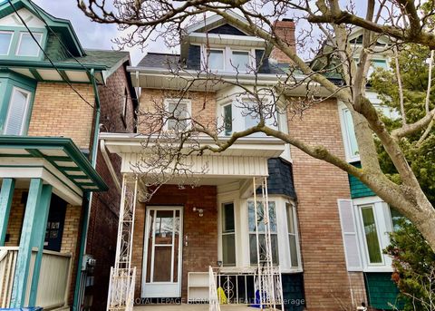 8 St Annes Road Main Toronto ON M6J 2C1