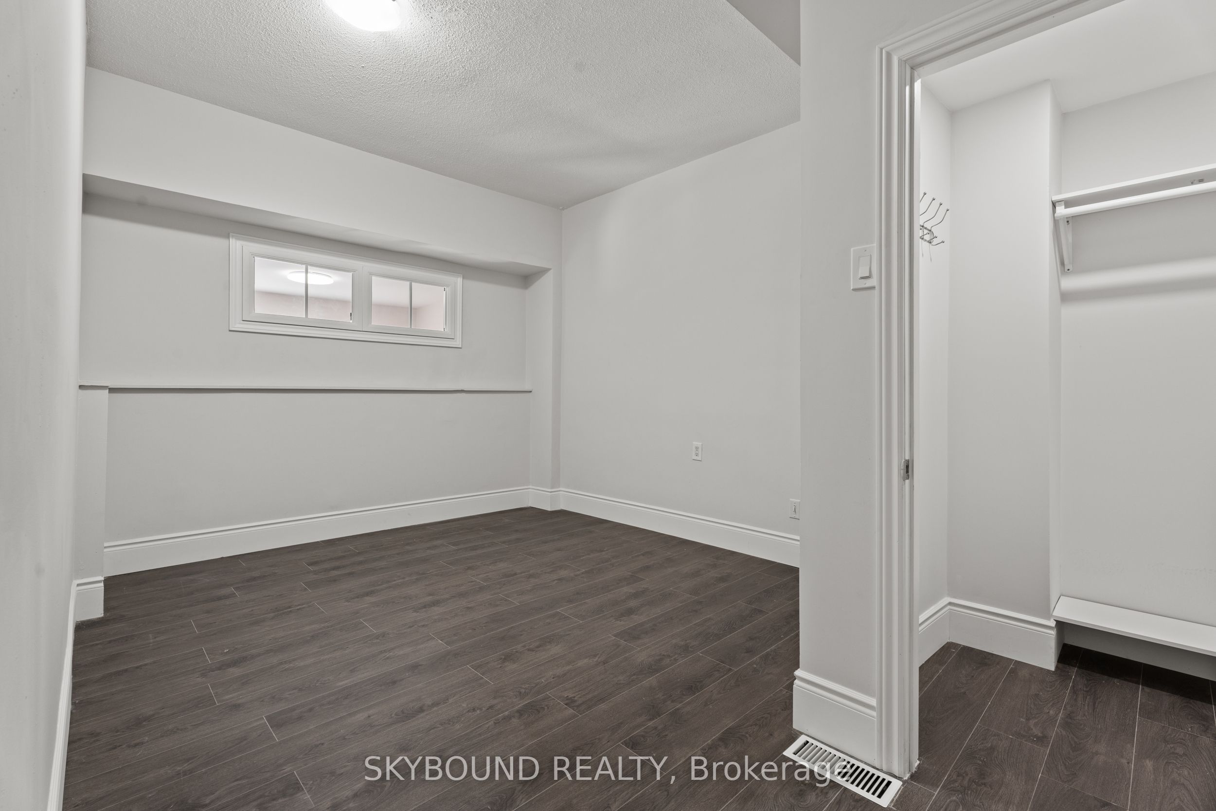 65 colborne Street W