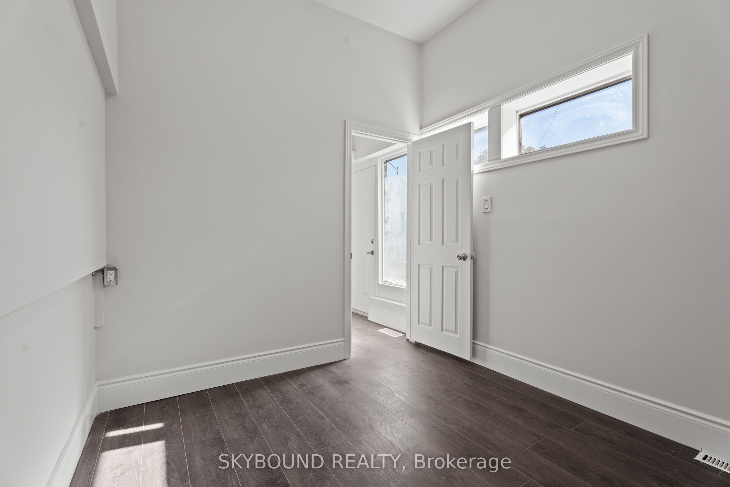 65 colborne Street W