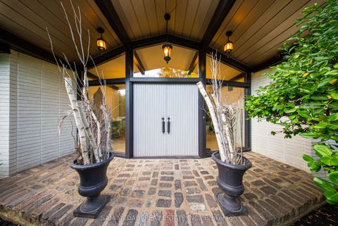 625 Sir Richard's Road Mississauga ON L5C 1A3