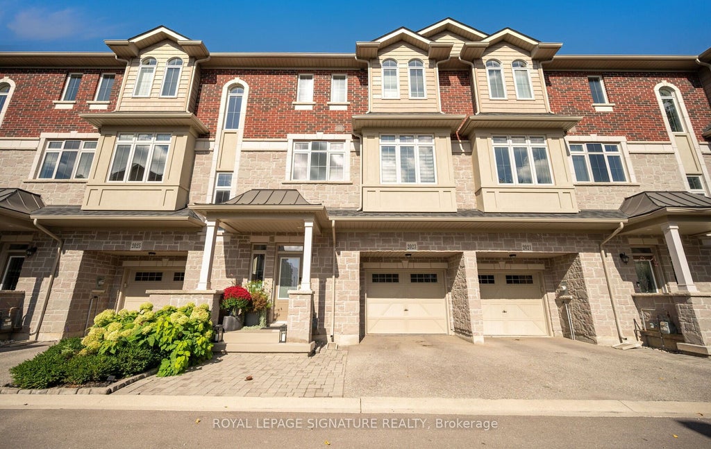 Photo of 2023 Deerview Common, Oakville, ON L6M 0Y2 (MLS # W13831916)