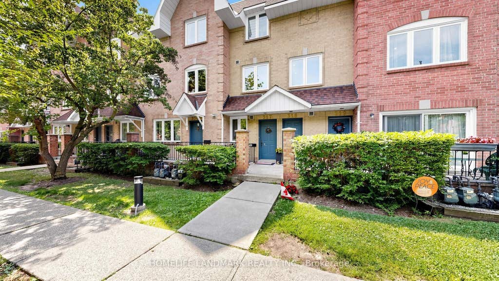 Photo of 75 Weldrick Road E #318, Richmond Hill, ON L4C 0H9 (MLS # N13629936)