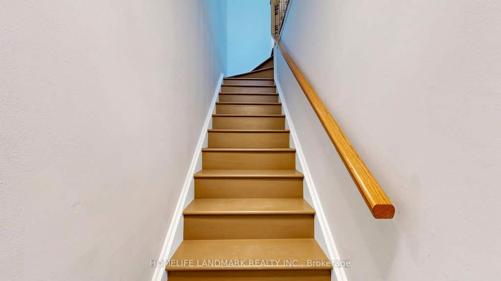 Photo of 75 Weldrick Road E #318, Richmond Hill, ON L4C 0H9 (MLS # N13629936)