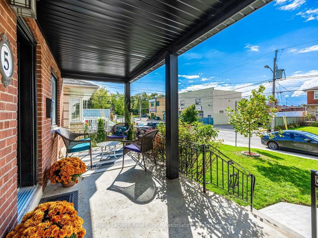 Photo of 5 Little Boulevard, Toronto, ON M6E 4N1 (MLS # W12460974)