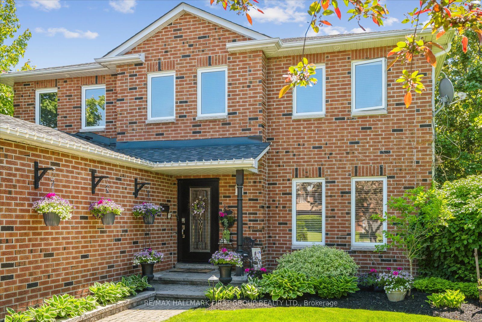 7 Brookdale Crescent