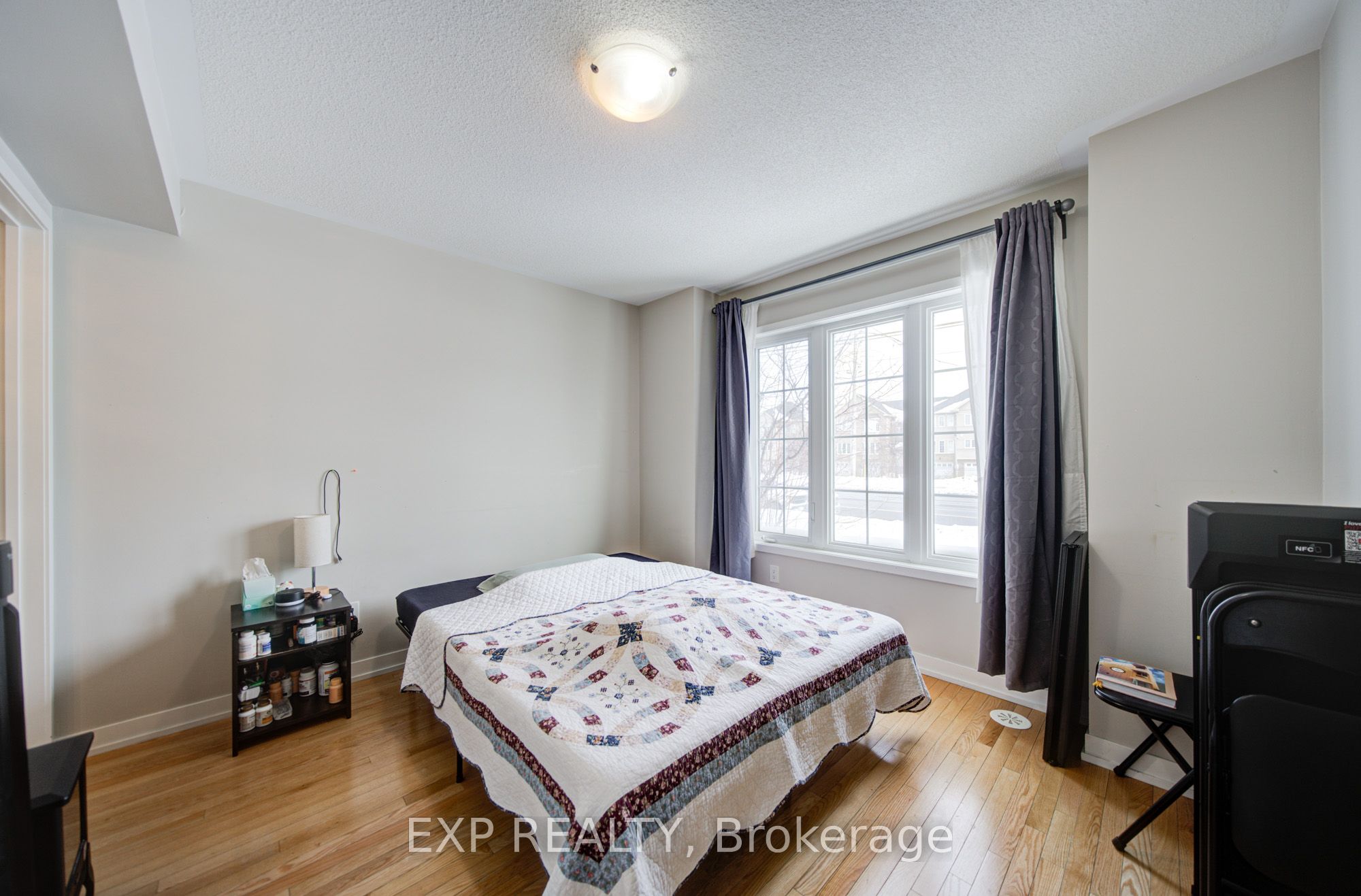 10616 Bathurst Street