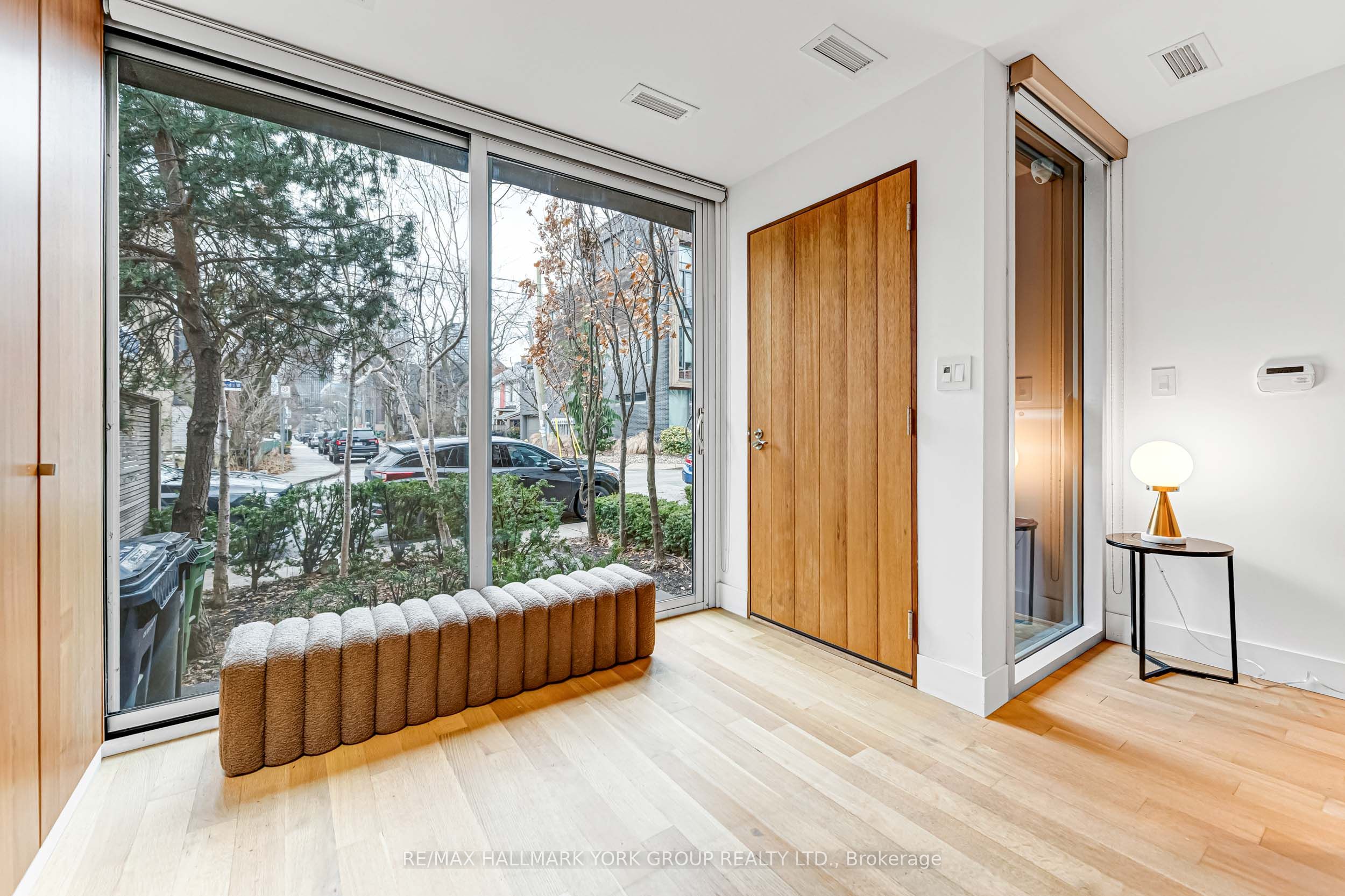 840 Richmond Street W