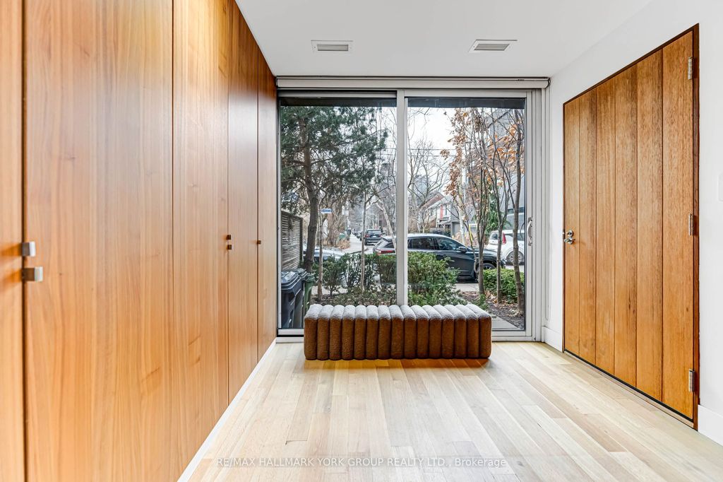 Photo of 840 Richmond Street W, Toronto, ON M6J 1C9 (MLS # C12701180)