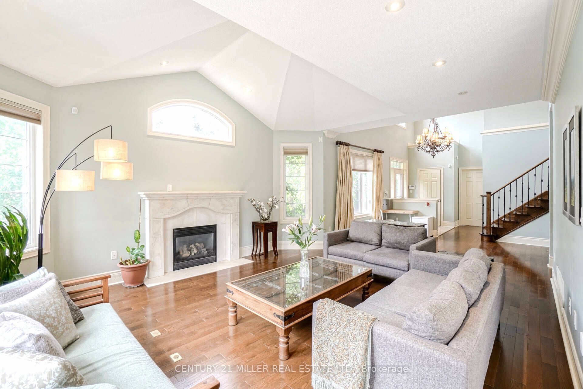3256 Epworth Crescent