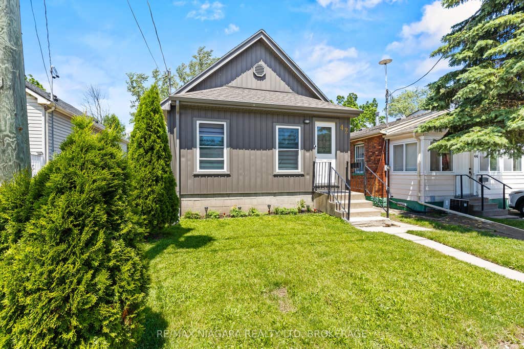 Photo of 42 Mccormick Street, Welland, ON L3C 4L9 (MLS # X13467790)