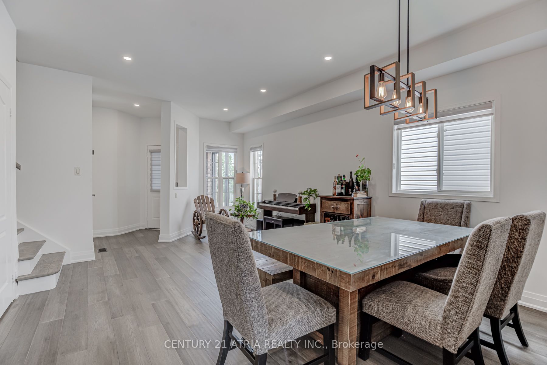 121 English Oak Drive