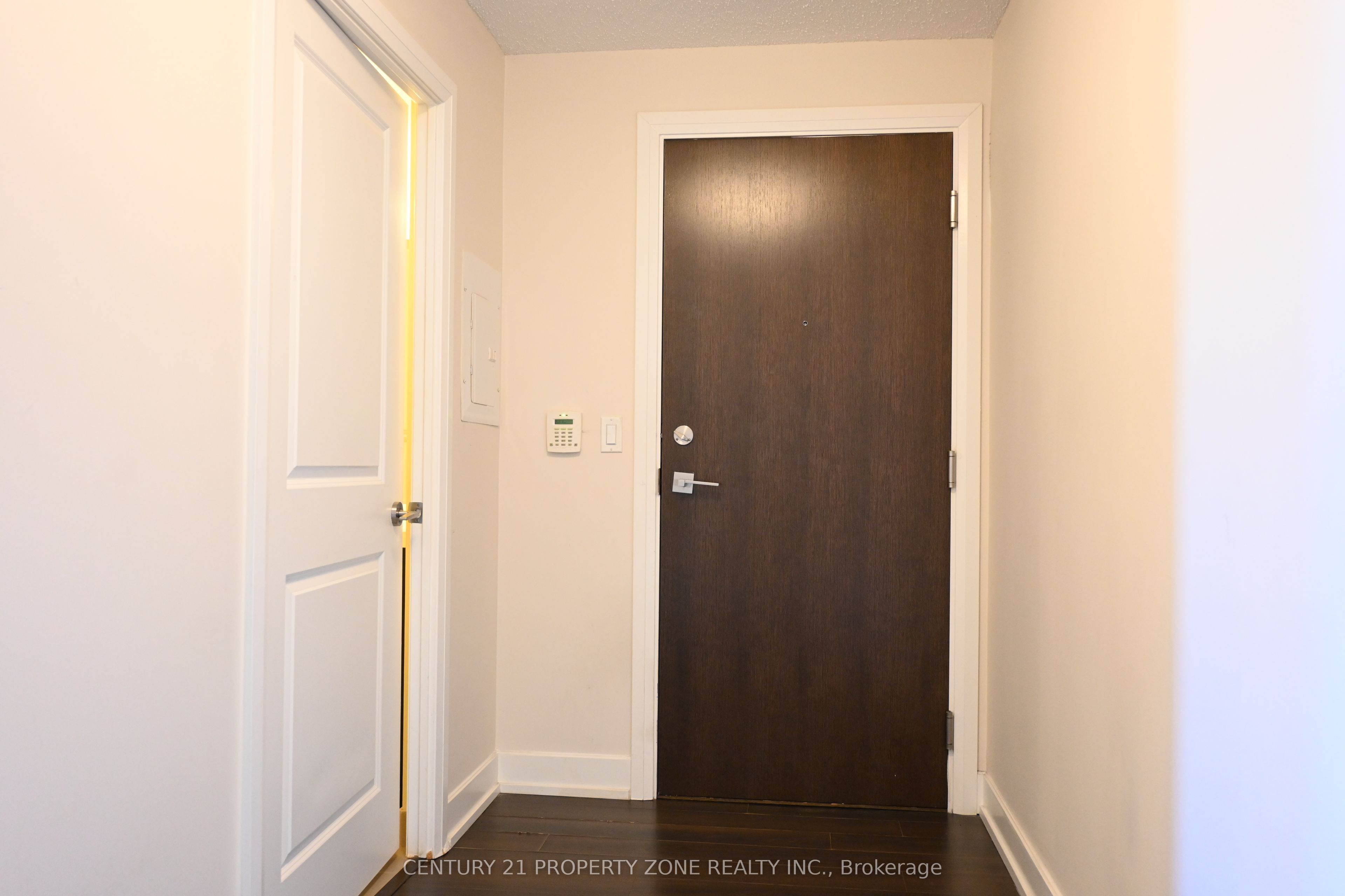6 Eva Road 2210