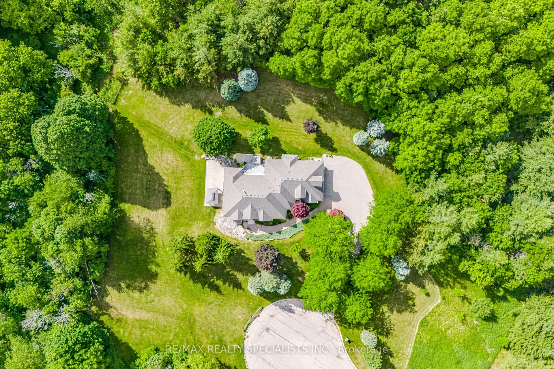 10 Valley Hill Drive
