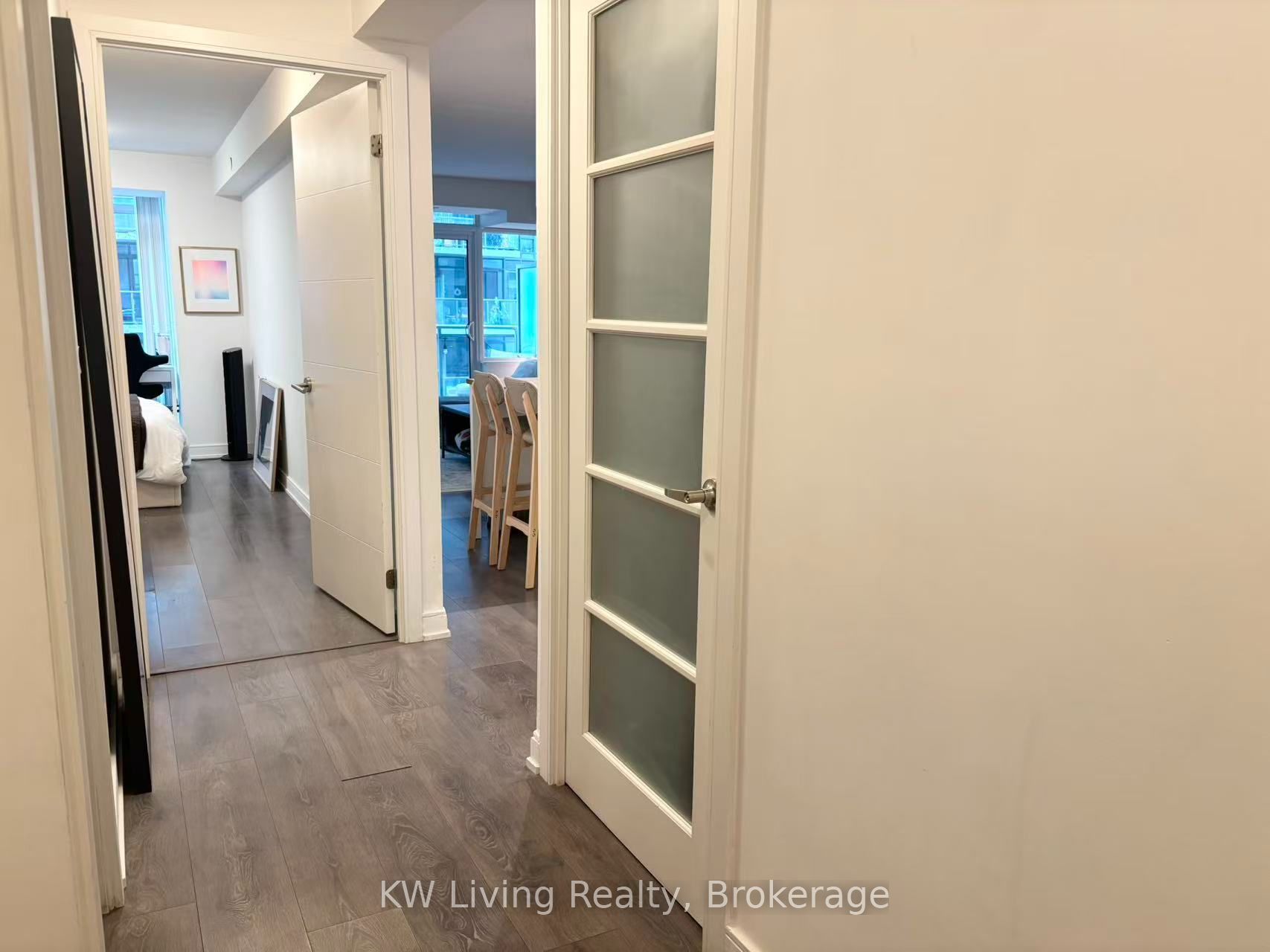 525 Adelaide Street W 1033