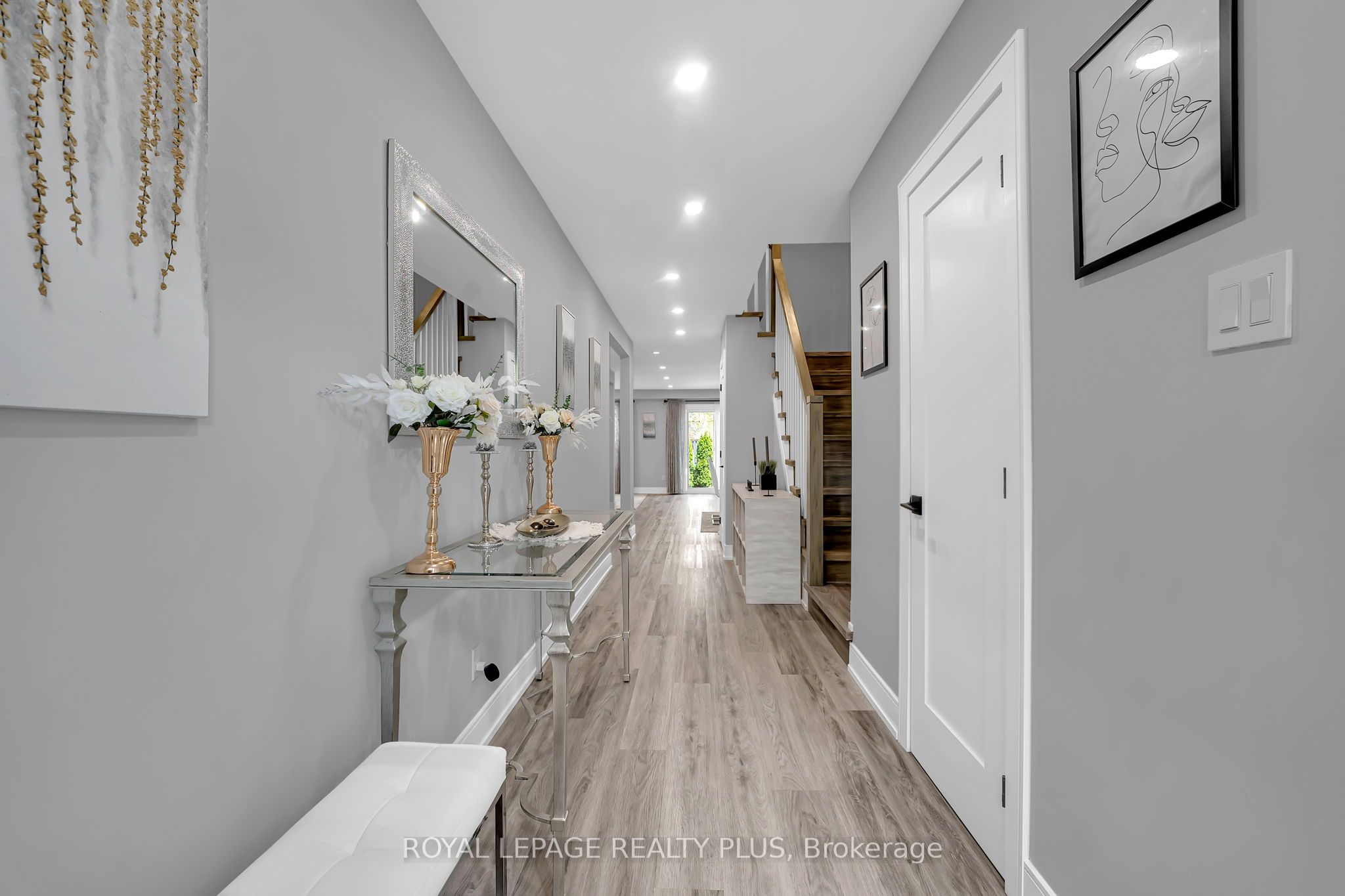1755 Rathburn Road E 39
